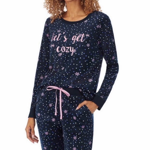 Jane and Bleecker - Silky Stretch Fleece Pajama Set - Picture 2 of 6